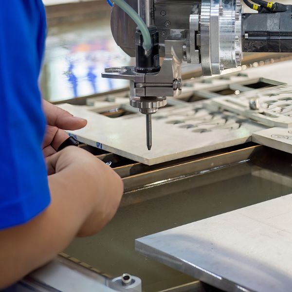 taglio waterjet su marmo